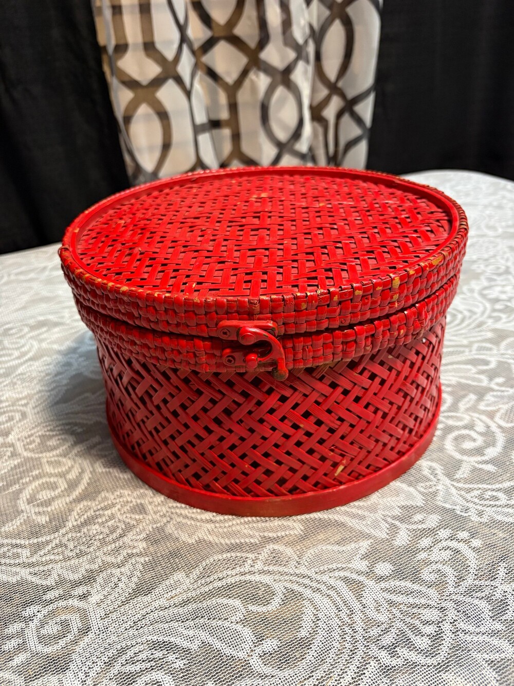 Red Wicker Sewing Basket with Wooden Lid – Mid Century Round Rattan Storage Box,